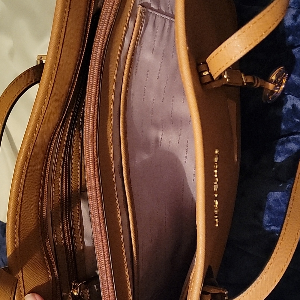 Michael Kors jet set travel large - Picture 2 of 4